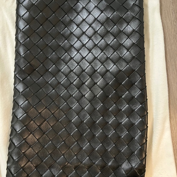 Bottega Intrecciato Pouch Black - Picture 1 of 11